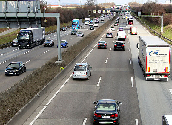 Klimaschädlicher Verkehr auf der Autobahn
