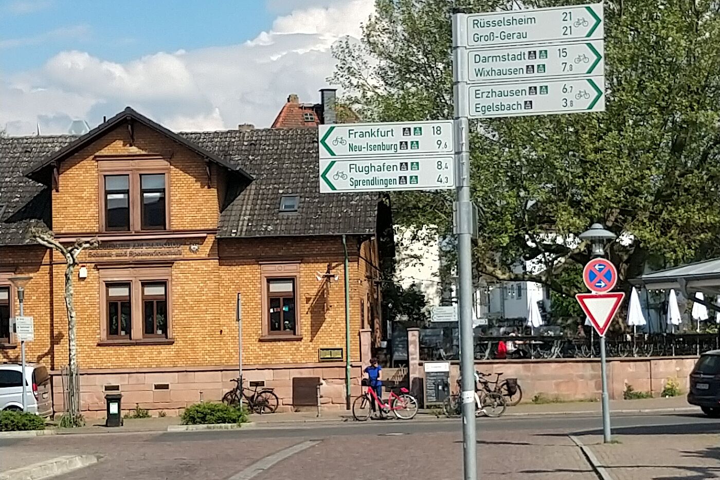 RadlerInnentreff im Bäumsche am Bahnhof Langen